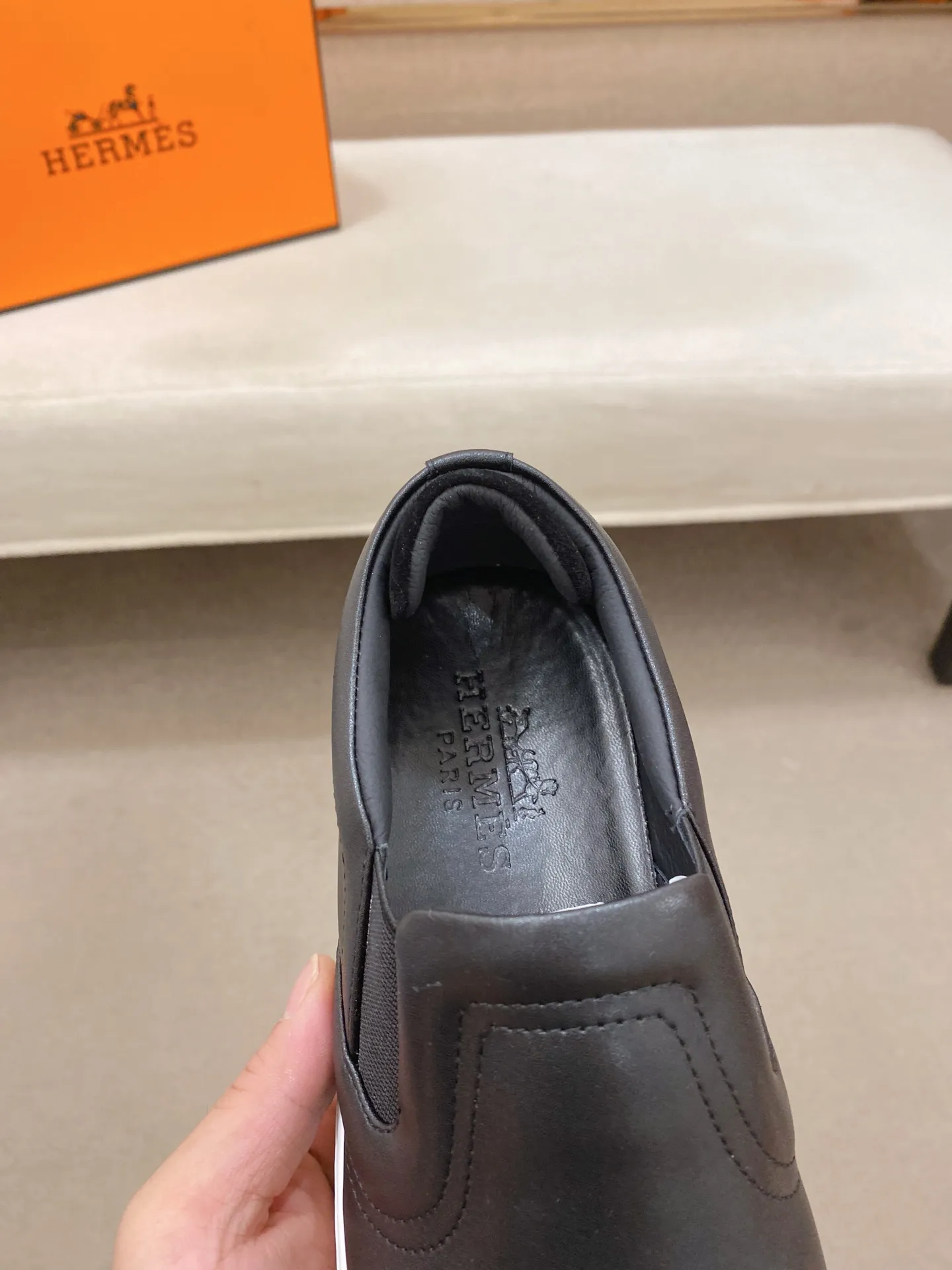 Men's clothing and shoes💰: 442💰《HERMES》【Classic original single version】Hermès; top 🔝purchase agent🔍🔍men's latest 🇺🇸 counter sales simultaneously, imported from Italy original ▲▲cowhide ▲▲ (high-end, nobility, class) ) Exquisite workmanship (Italian 🇮🇹 imported water-dyed 🐂 cowhide lining) sole: original sole provided by the original factory, ⚠️exclusive double-layer activity·TPR·rubber·combined molded outsole; super comfortable·wear-resistant·non-slip·environmental protection The real thing is more beautiful if you take the real thing (high quality, follow the order). You can enter and exit the counter at will * Number of yards: 38-44 (45 can be customized and cannot be returned or exchanged)